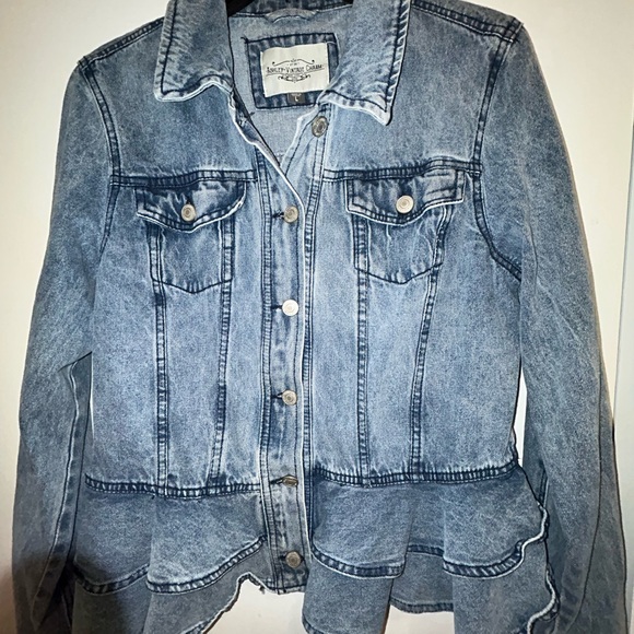 Ashley Vintage Charm Jackets & Blazers - Very Trendy Ashley Vintage Charm Denim Jacket W/2 Layers of Ruffles at Hem, Sz L